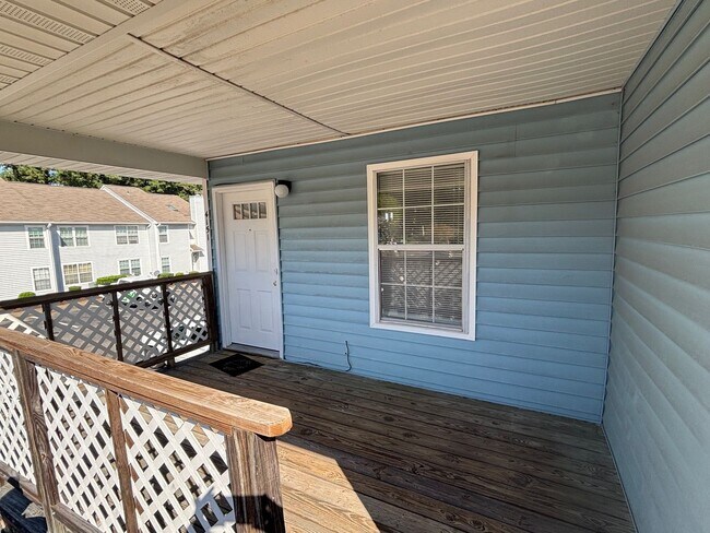 Foto del edificio - 2 Bedroom, 1 Bath Condo in Virginia Beach