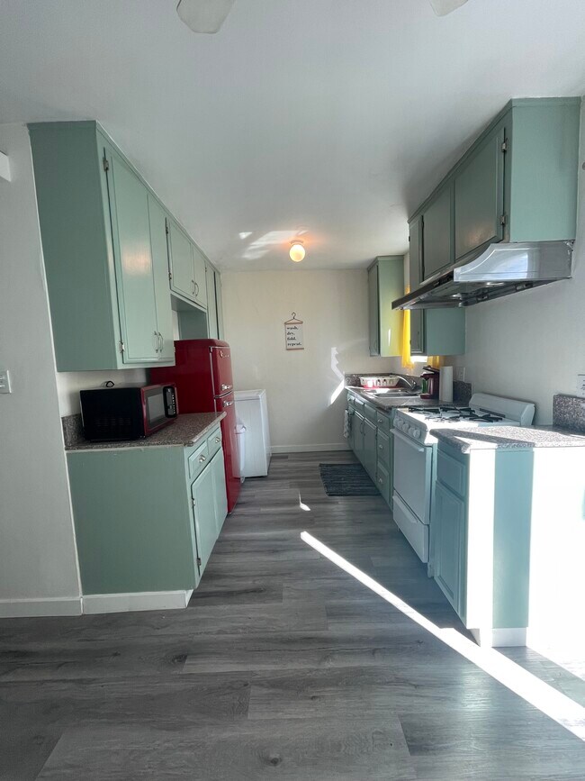 Foto del edificio - 2929 Okell Dr