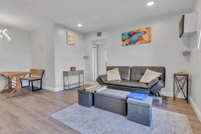 Foto del edificio - 605 SW 11th St