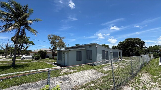 Foto del edificio - 2432 NW 20th St