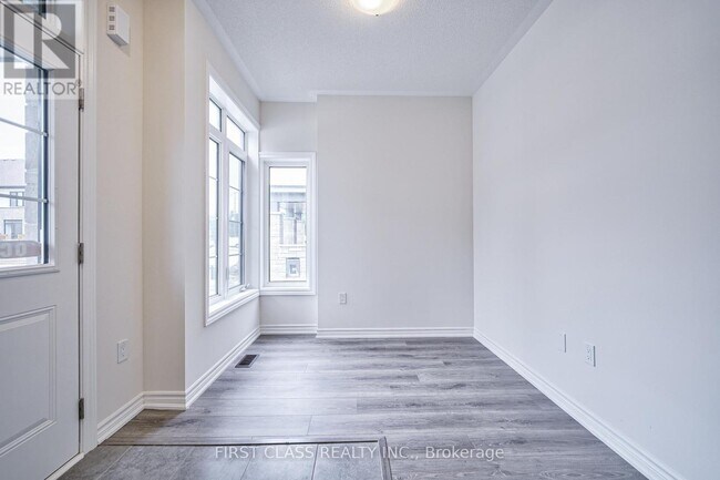 Building Photo - 61 Kenneth Rogers Cres