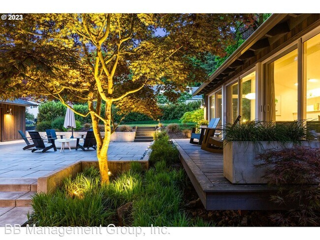 Foto del edificio - 4 br, 3 bath House - 1601 S Carey Lane
