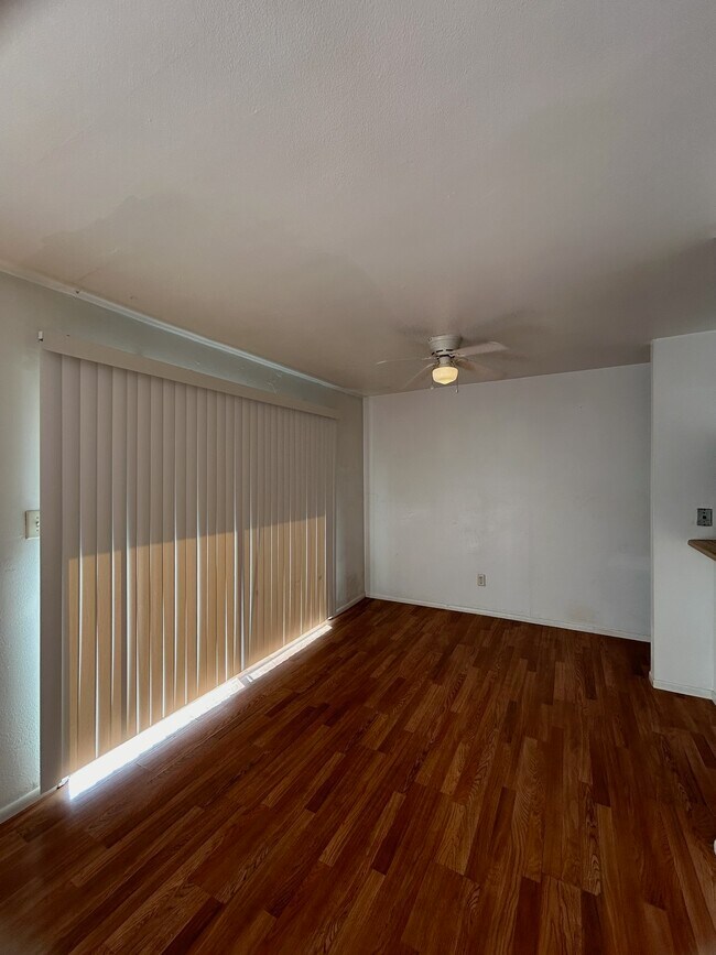 Foto del edificio - 1620 N Wilmot Rd