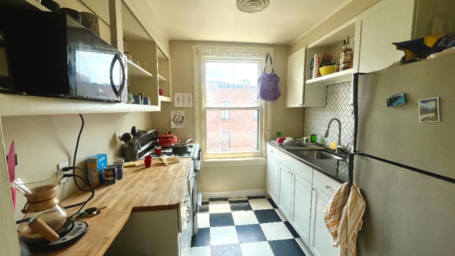 Building Photo - 23 E Eager St