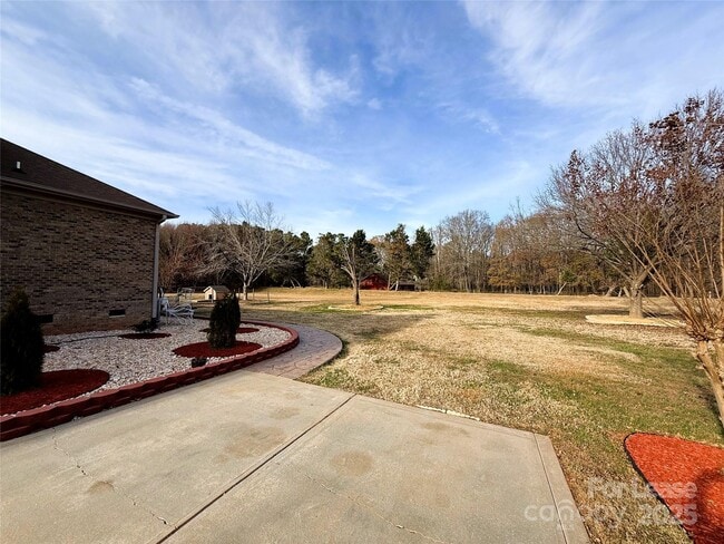 Building Photo - 5919 Newell Dr