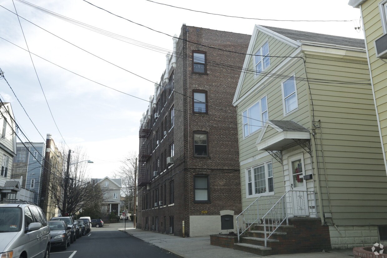 Gregg Parkview Apartments Apartments in Bayonne, NJ