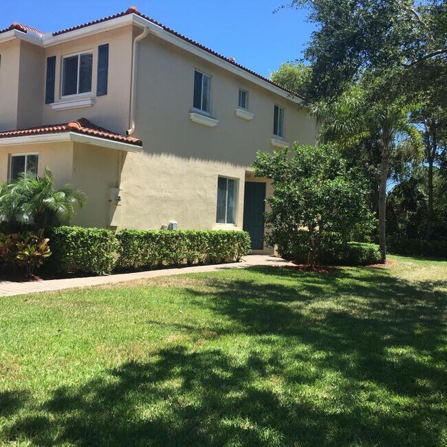Foto del edificio - 3092 N Evergreen Cir
