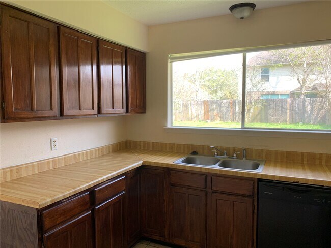 Foto del edificio - 7223 Sharpsburg Dr