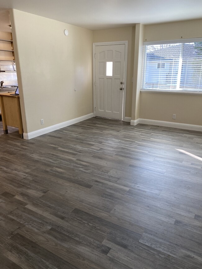 Building Photo - 2607 Anchor Ave