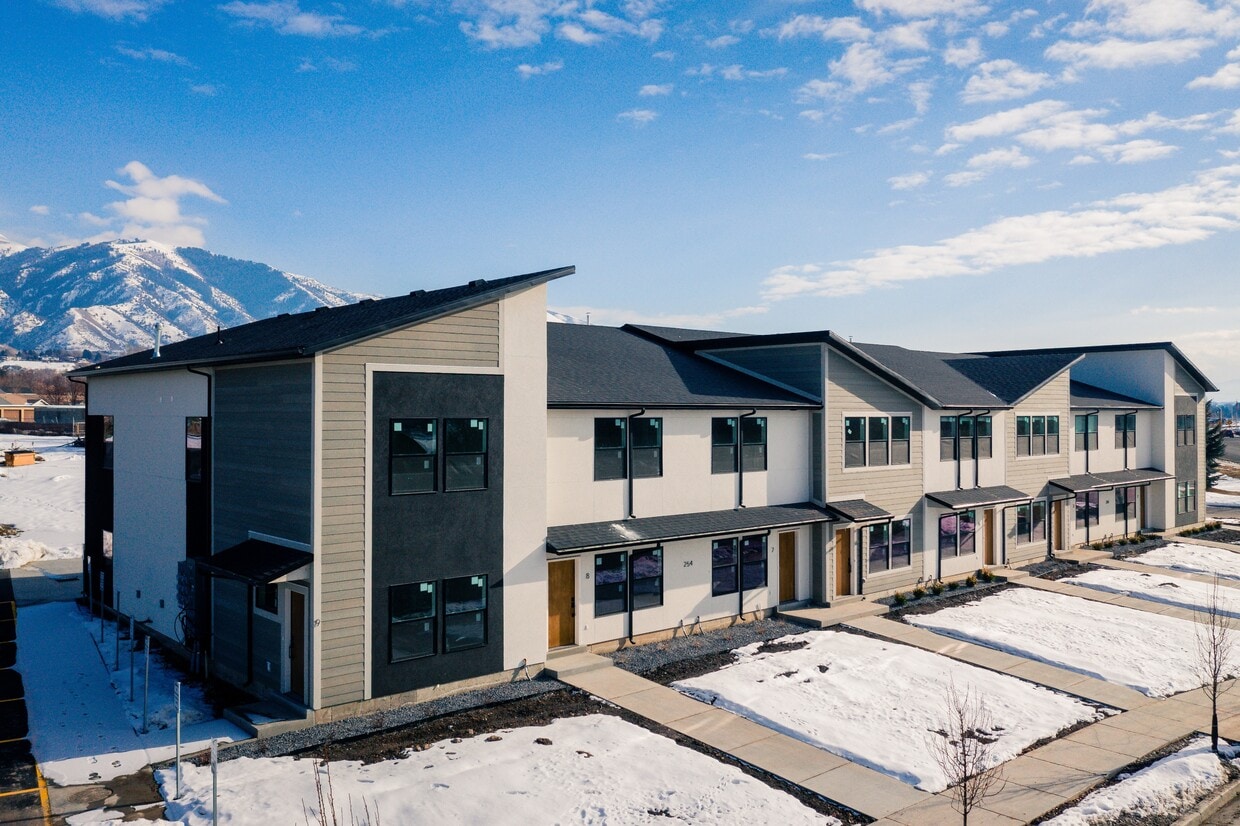 Primary Photo - 254 Spring Creek Pkwy