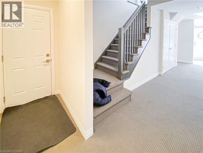 Photo du bâtiment - 6 Ritchie Ln