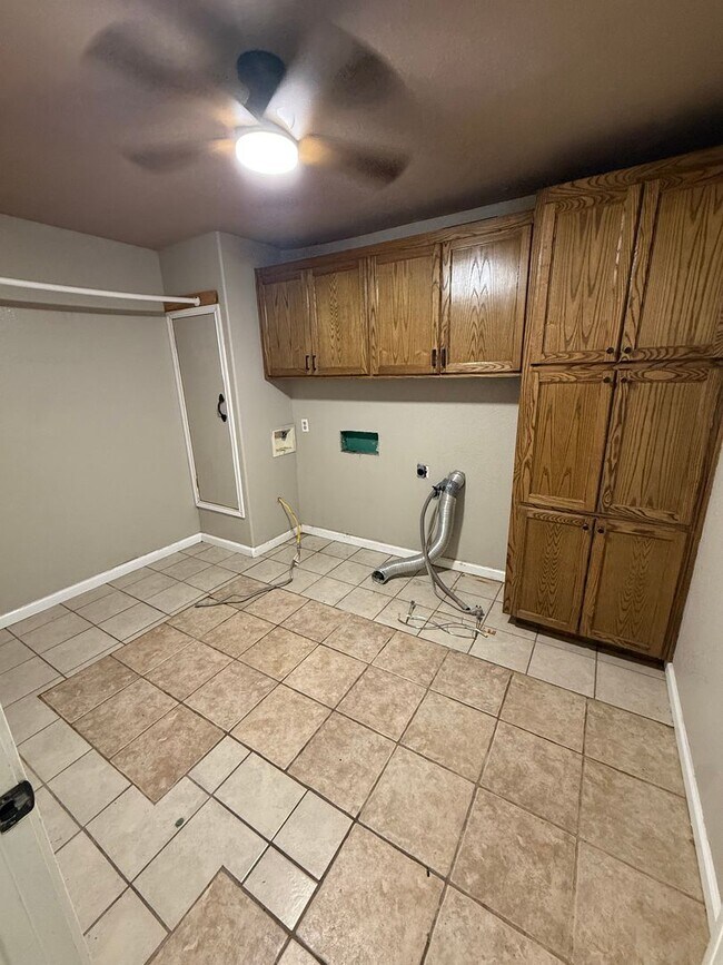Foto del edificio - COMING SOON!!! 3/4 Bedroom, 2 Bathroom Home for Rent in Orange - BridgeCityISD