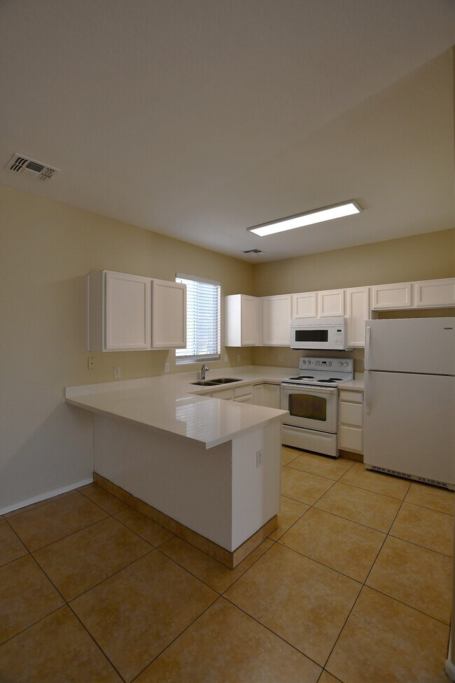 Building Photo - 2300 E Magma Rd