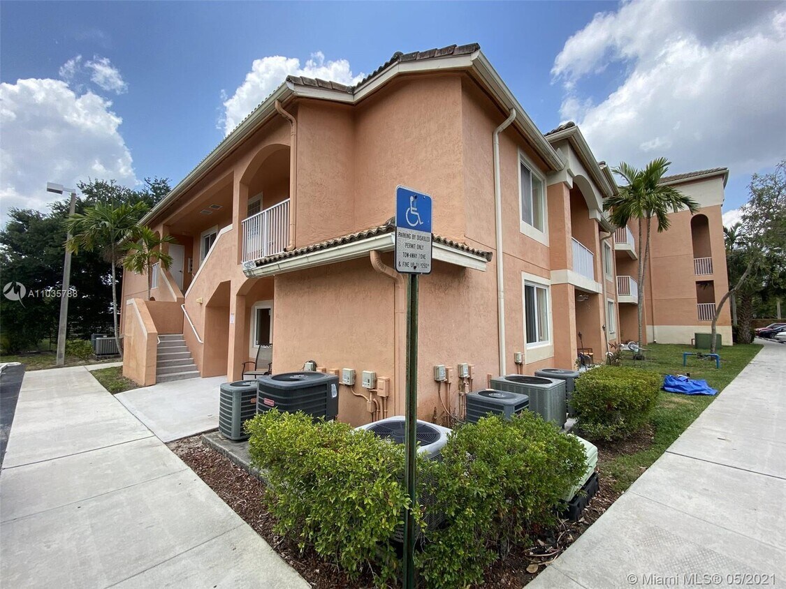 6968 SW 39th St Unit F203, Davie, FL 33314 Condo for Rent in Davie