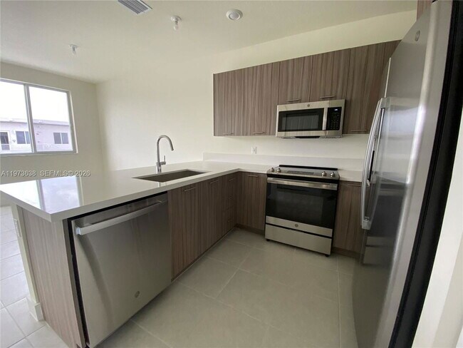 Foto del edificio - 6453 NW 102nd Path