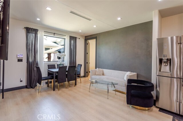 Foto del edificio - 8252 Morse Ave