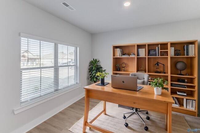 Building Photo - 6027 Margie Collins Dr SE