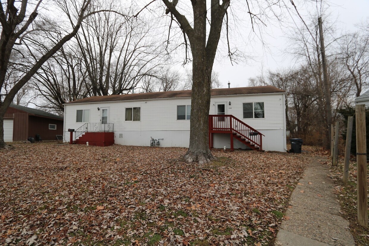 Primary Photo - 110, 112 Argyle Ct., Burlington, IA 52601