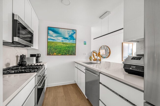 Photo - 40 E 94th St Apartment