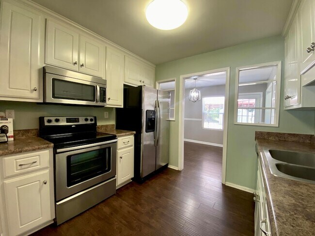 Foto del edificio - 2032 Wren Rd