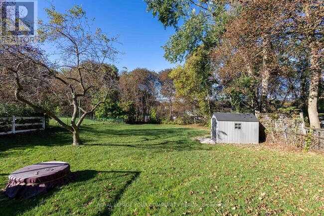 Building Photo - 210 Cox Mill Rd