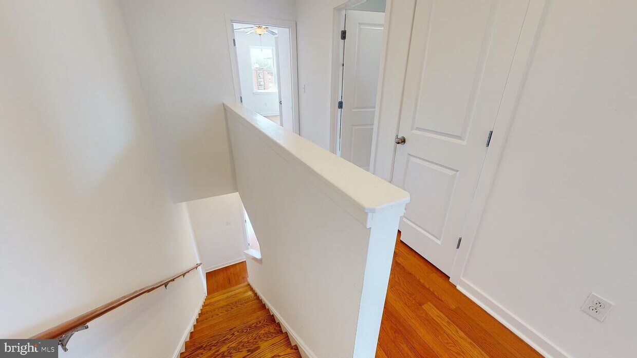 Foto principal - 2549 Ellsworth St