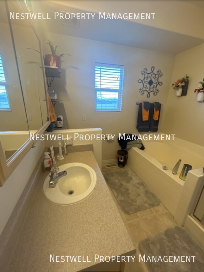 Building Photo - 14053 Rosaleen Ln