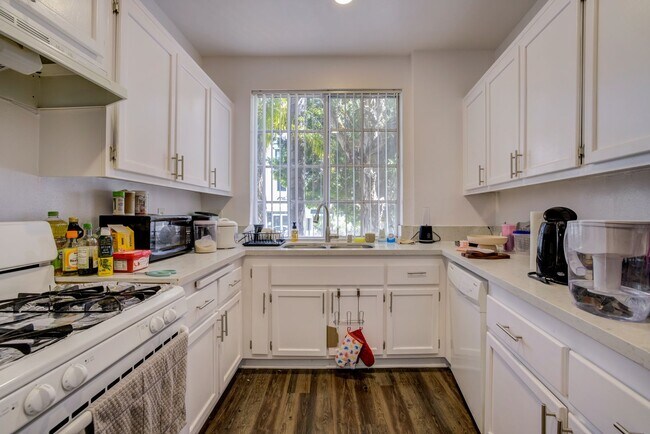 Foto del interior - 685 Kelton Ave