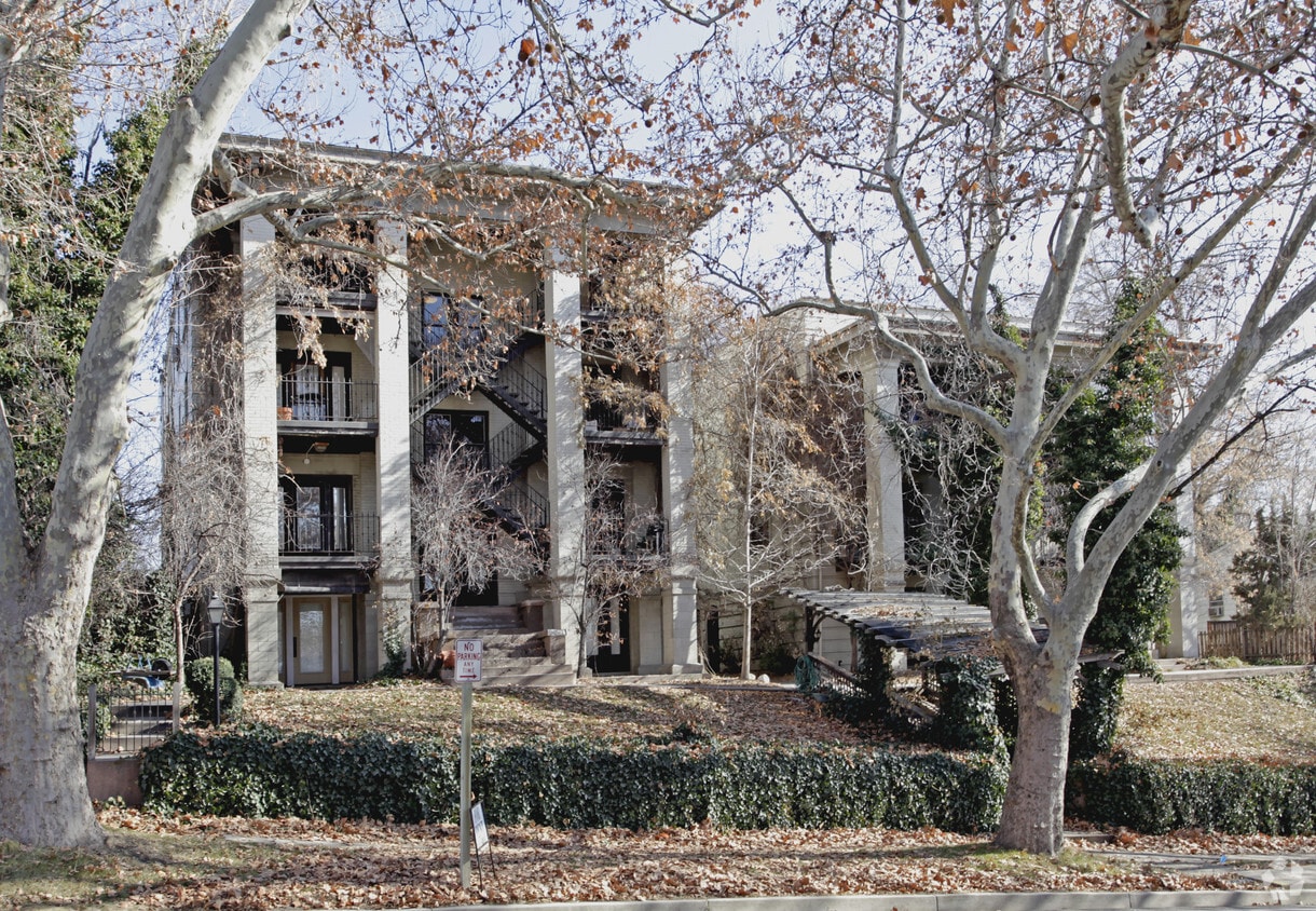 Primary Photo - 264 N State St