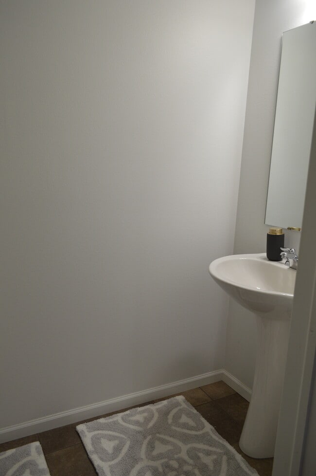 Foto del edificio - 751 Mission Point Rd