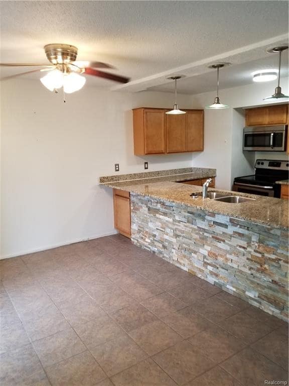 Building Photo - 1744 S Grove St