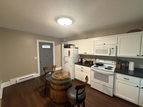 Building Photo - Beautifully Remodeled 2-Bedroom Upper Unit in Historic Durand