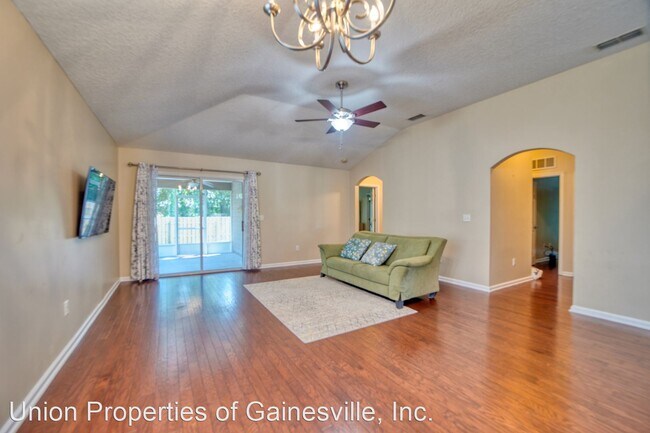 Building Photo - 3 br, 2 bath House - 4931 NW 81st Avenue