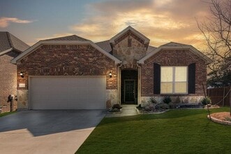 Building Photo - 4800 Meadow Falls Dr