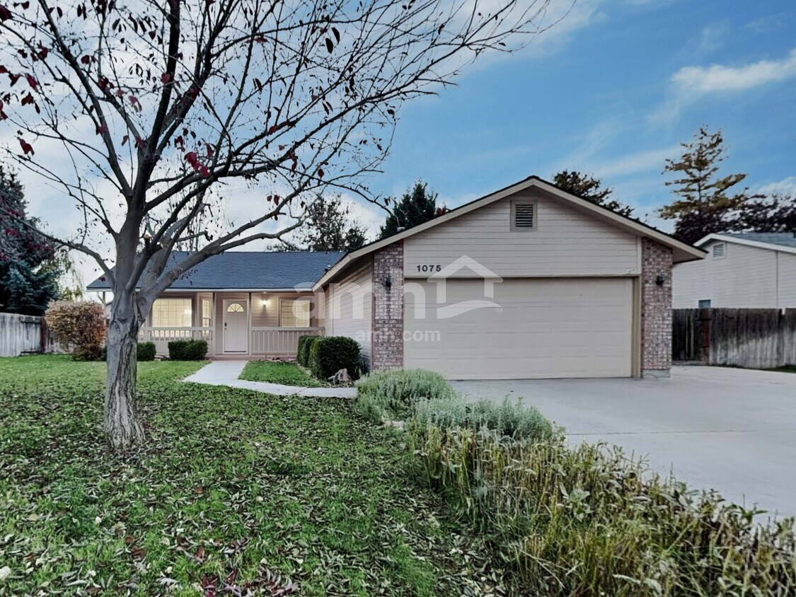 Foto principal - 1075 W Egret Dr