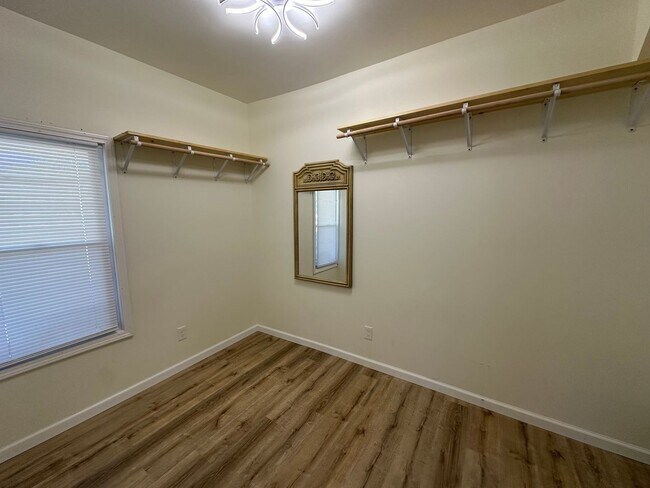 Building Photo - 119 Shields Rd