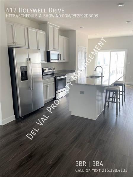 Building Photo - 612 Holywell Dr