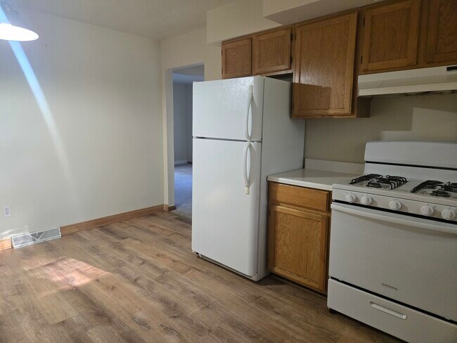 Foto del edificio - 608 Deerpath Dr