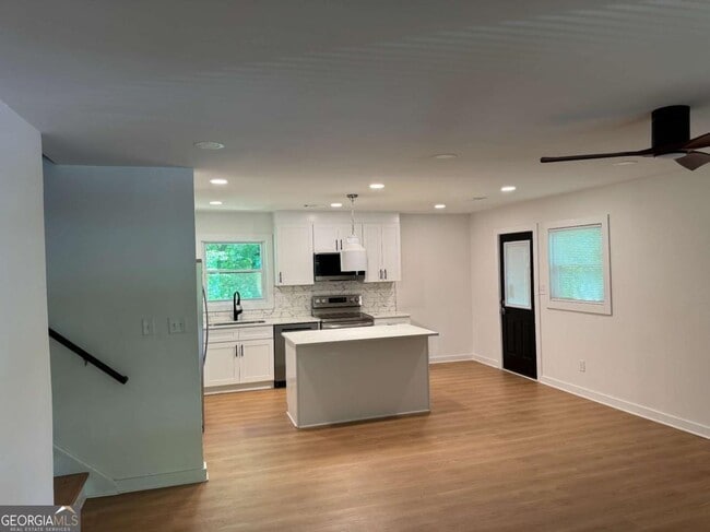 Building Photo - 6632 Stark Ct