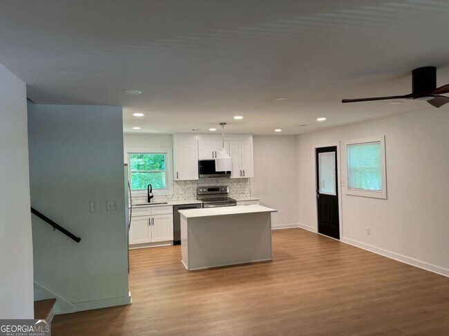 Foto del edificio - 6632 Stark Ct