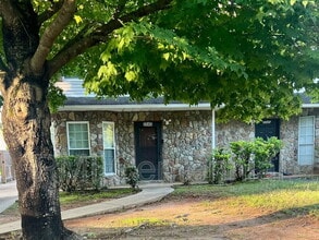 Building Photo - 3543 N Hopkins Ct