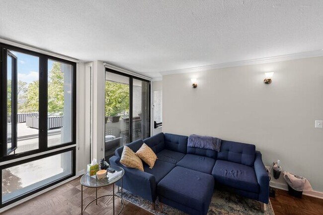 Foto del edificio - 429 N St SW