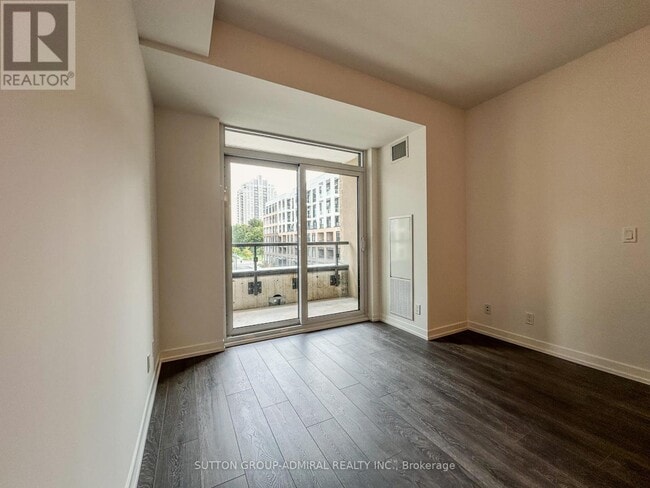 Building Photo - 8 Beverley Glen Blvd