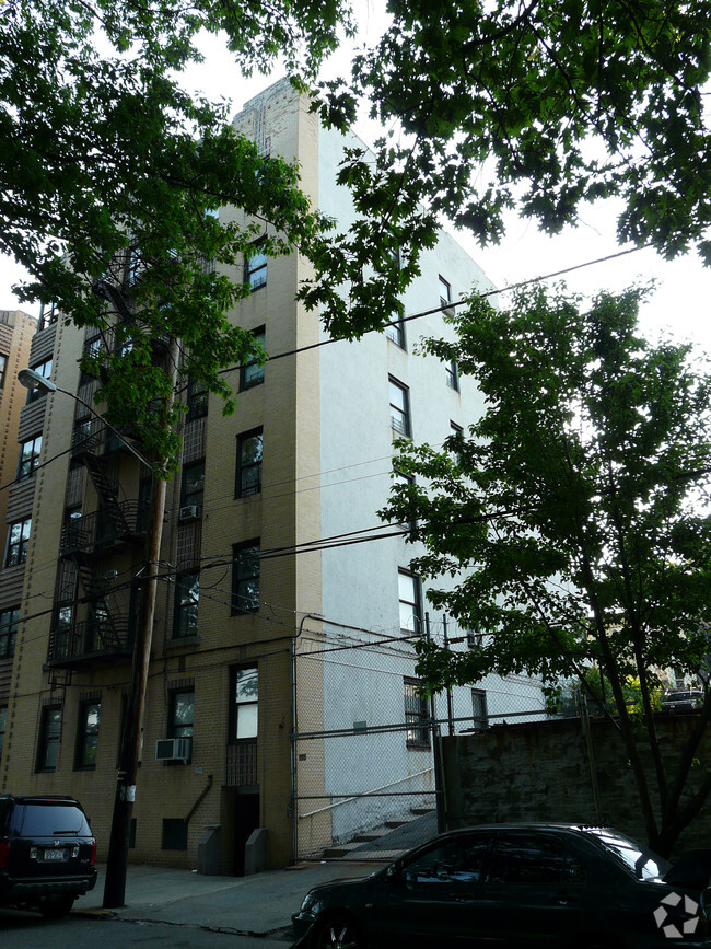 Foto del edificio - 3750 Bronx Blvd