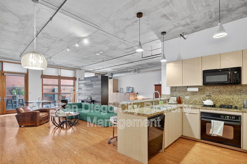 Primary Photo - 877 Island Ave