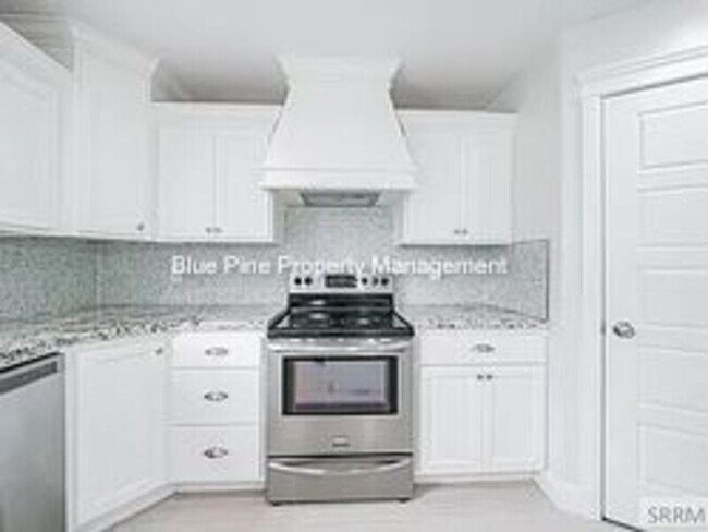 Building Photo - 5660 Truscott Dr