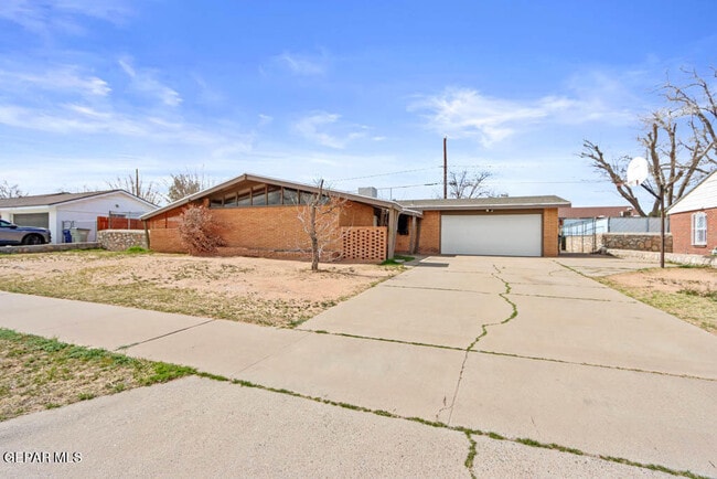 Building Photo - 3313 Cork Dr