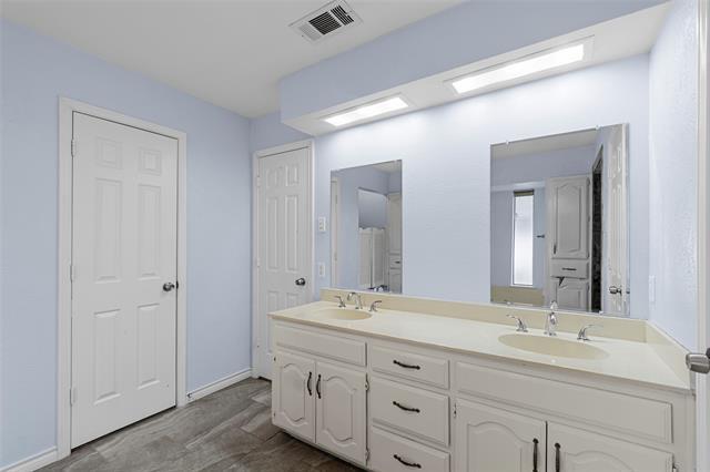 Building Photo - 1445 Thunderbrook Dr