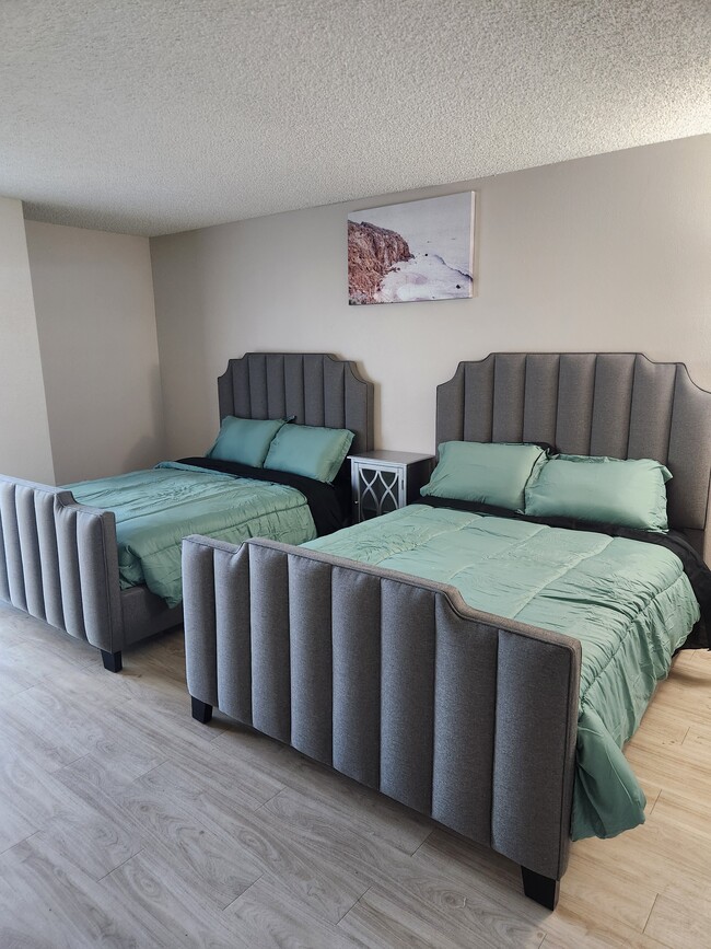 Photo - 11042 N 28th Dr Apartment