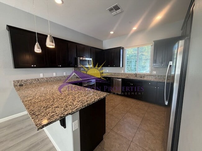 Building Photo - Modern 3 Bed 2.5 Bath 1,954sqft 2 Story Natomas Home